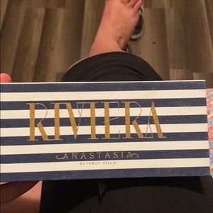 Very gently used Riviera palette